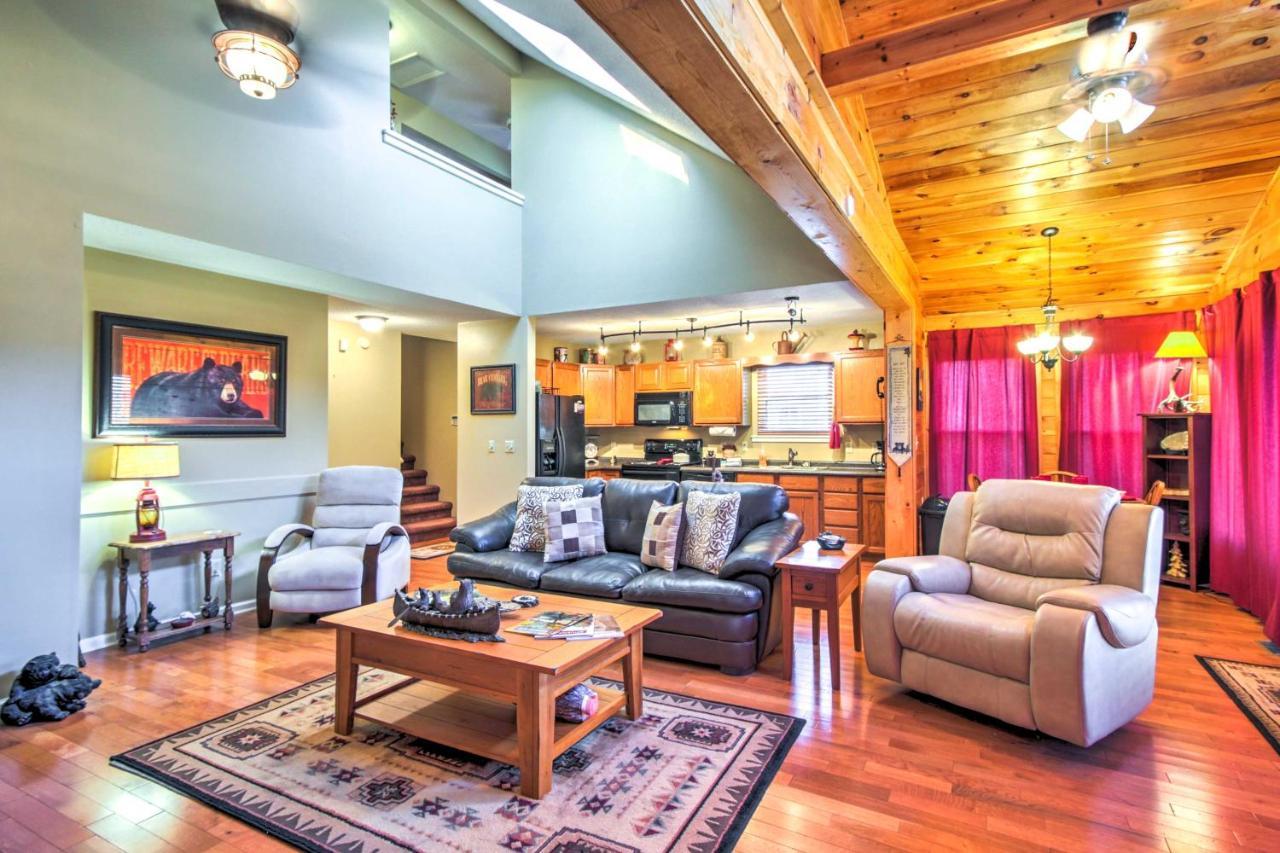 Tree Top Dream Cabin With Hot Tub In Gatlinburg! Villa Exterior photo