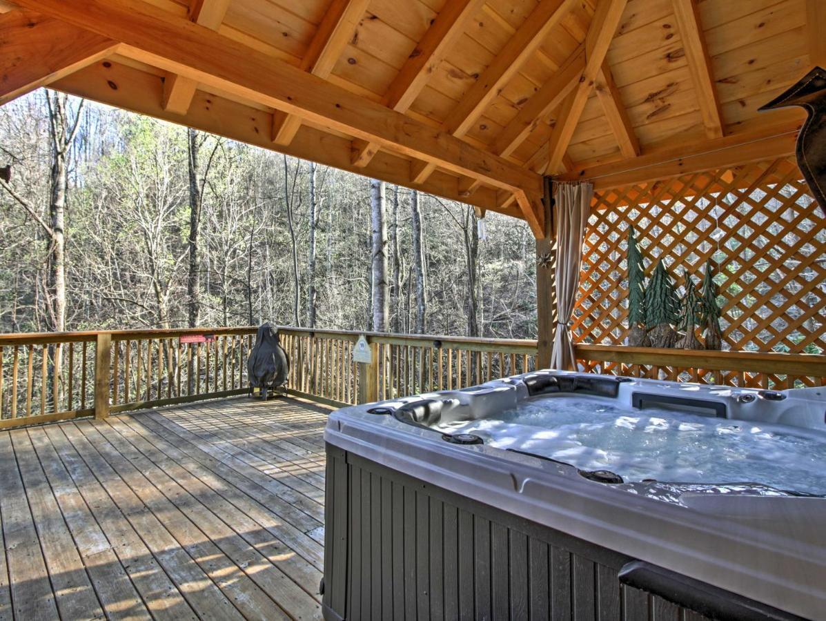 Tree Top Dream Cabin With Hot Tub In Gatlinburg! Villa Exterior photo